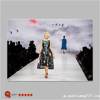 A2 时装周上展新姿 张旭.jpg